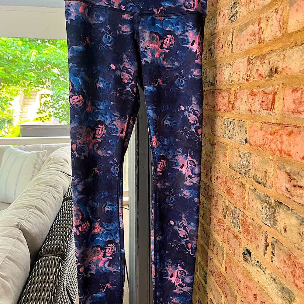 Lululemon leggings- Sz 4